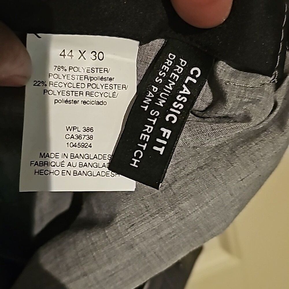 HAGGAR MEN'S CLASSIC FIT DRESS SLACKS SIZE 44W X 30L - Picture 7 of 8
